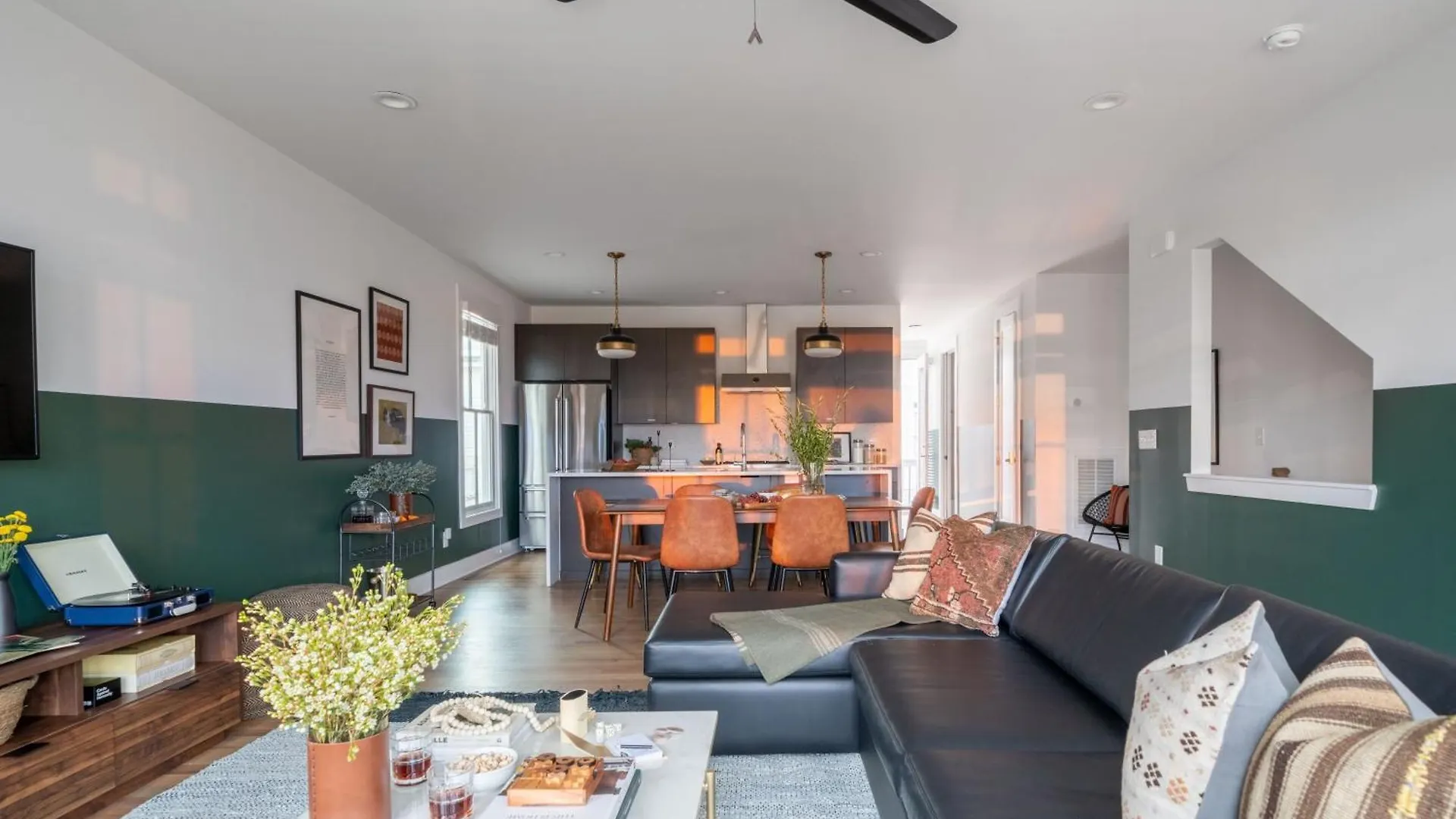 Apartamento Linda Emmylou Patsy By Avantstay 3 Unit Buyout W 11Br In Heart Of Nashville Estados Unidos